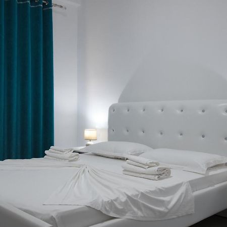 Grand Blue Aparthotel Саранде Екстериор снимка