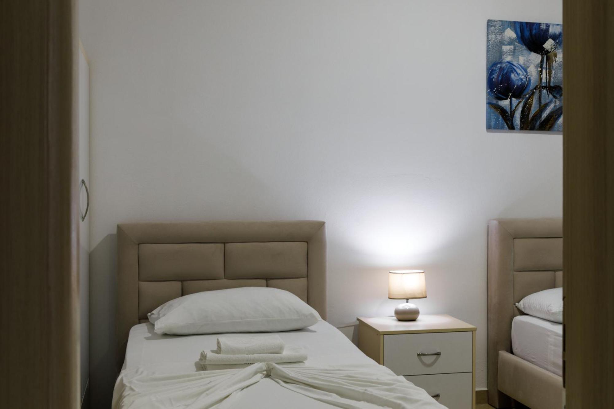 Grand Blue Aparthotel Саранде Екстериор снимка