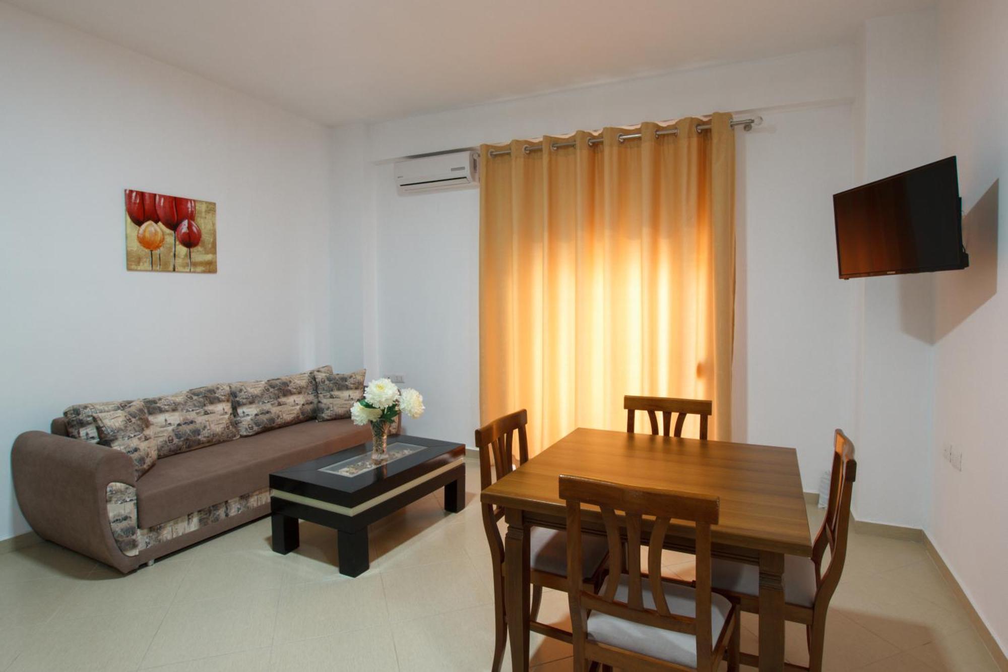 Grand Blue Aparthotel Саранде Екстериор снимка